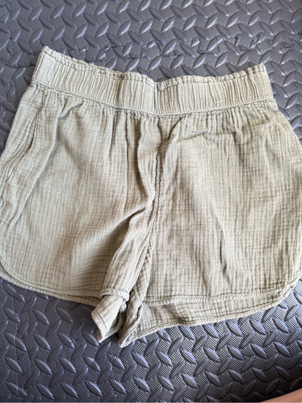 Universal Thread Olive Green Textured Elastic-Waist Athletic Shorts